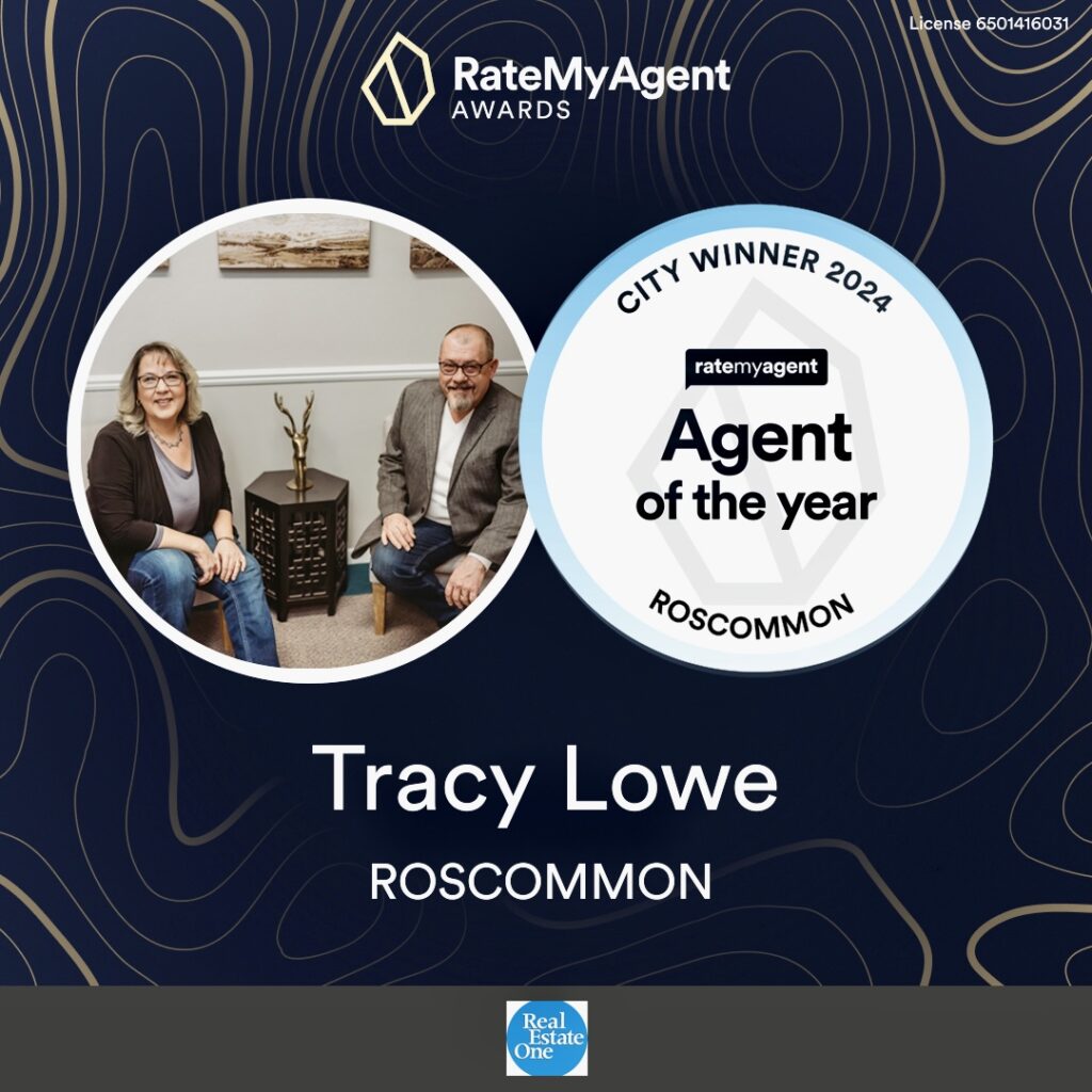 The Team Lowe is honored to accept Agent of The Year Awards Top 10 State Of Michigan 2024